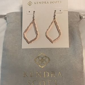 🆕Kendra Scott Sophia Drop Earrings In Rose Gold